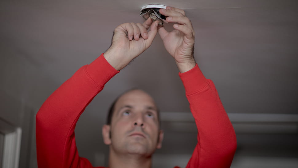 Técnico en instalación de puntos de luz