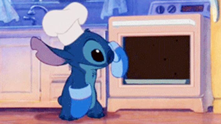 muñeco limpiando horno