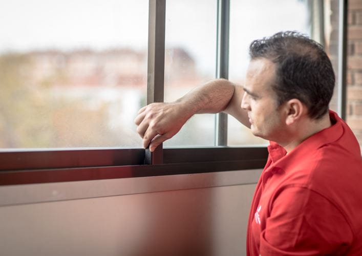colocar ventanas y rieles |Homeserve
