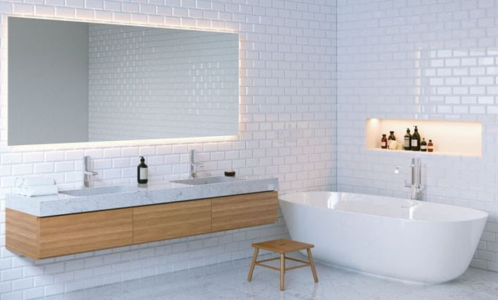 Baño impecable en el que se ha usado un buen producto limpia juntas en el suelo