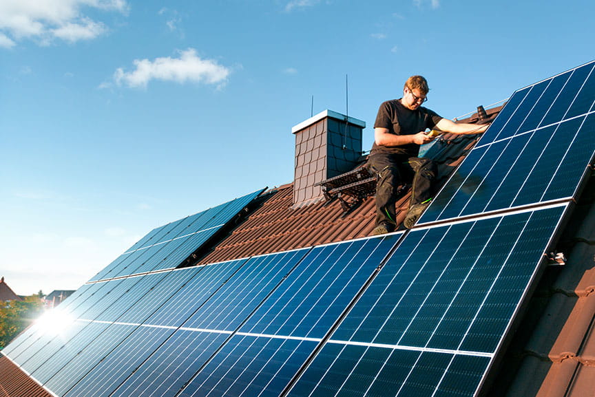 mantenimiento-paneles-solares-hogar