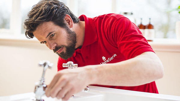 Girar en descubierto Reparación posible retrasar Qué hacer cuando un grifo gotea? | HomeServe