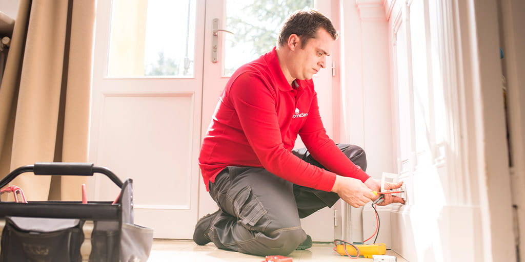 electricistas-urgentes-24-horas-a-domicilio-tablet