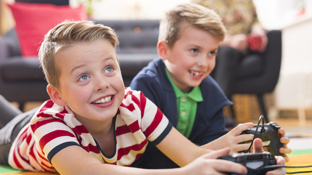 Niños jugando homeserve |Homeserve
