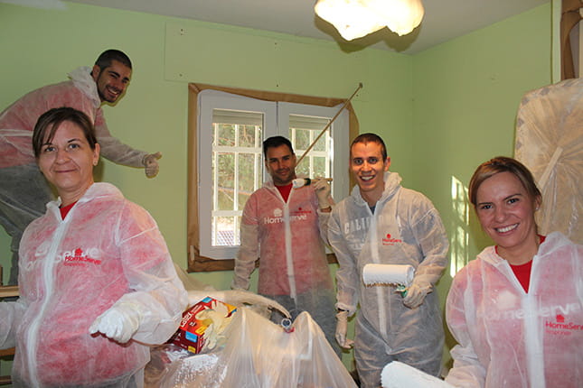 HomeServe moviliza más de 110 voluntarios en una Maratón de pintura Solidaria en cinco ciudades españolas