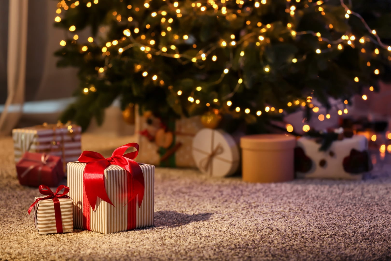 Utilizar luces de bajo consumo en el árbol de Navidad puede suponer un ahorro de hasta el 70%