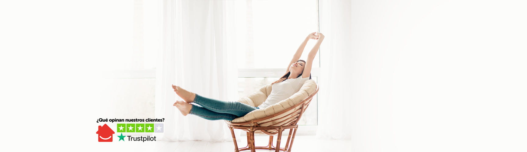 Mujer relajada sentada en silla | HomeServe